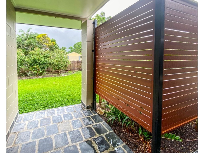 6 Paradise Close, White Rock QLD 4868