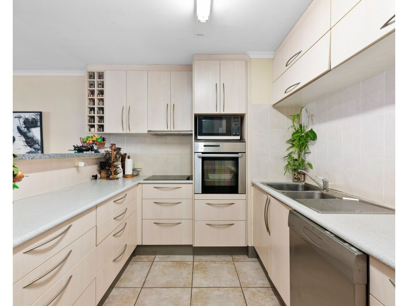 27/249-255 Esplanade, Cairns North QLD 4870