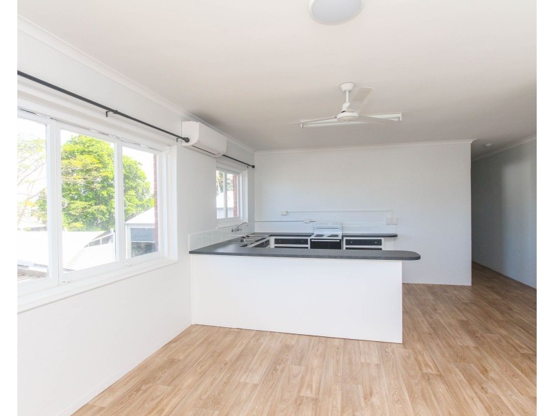 3/227 Aumuller Street, Westcourt QLD 4870