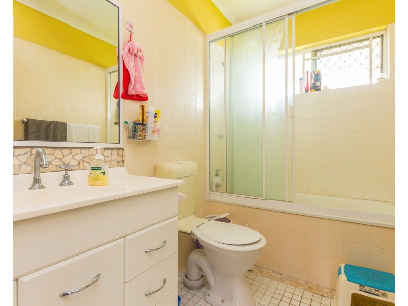 9/5-7 Mintaro Crescent, Woree QLD 4868