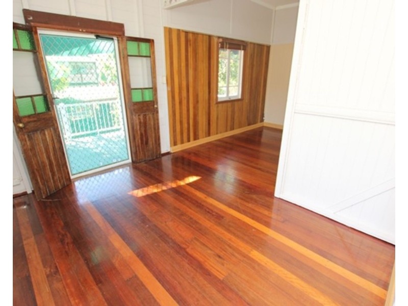 1/466 McCoombe Street, Mooroobool QLD 4870