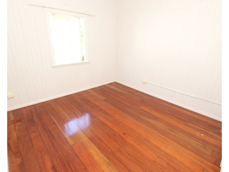 1/466 McCoombe Street, Mooroobool QLD 4870