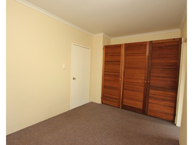 1/466 McCoombe Street, Mooroobool QLD 4870