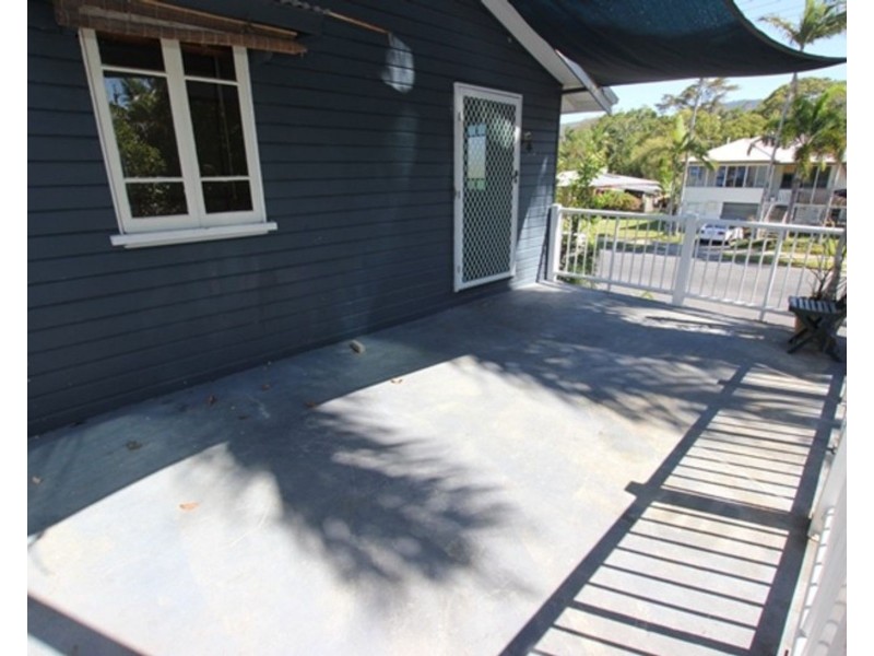 1/466 McCoombe Street, Mooroobool QLD 4870