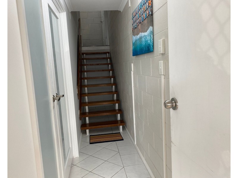 3B/322 Pease Street, Edge Hill QLD 4870