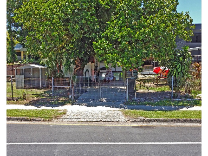 275 Pease Street, Edge Hill QLD 4870
