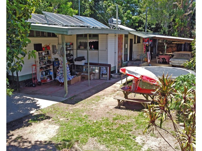 275 Pease Street, Edge Hill QLD 4870