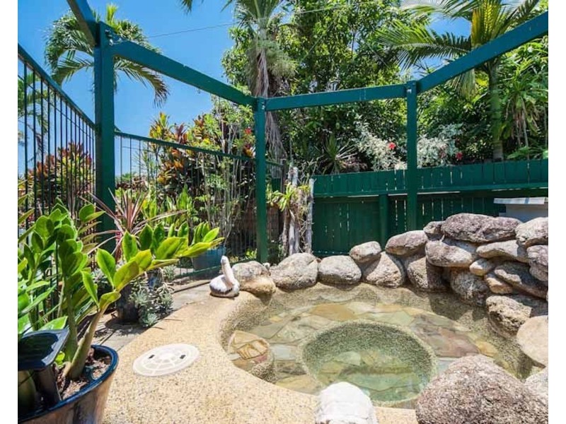 2/5 Julia Percy Close, Bentley Park QLD 4869