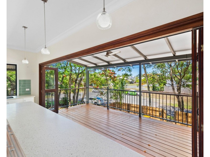 37 Law Street, Cairns North QLD 4870