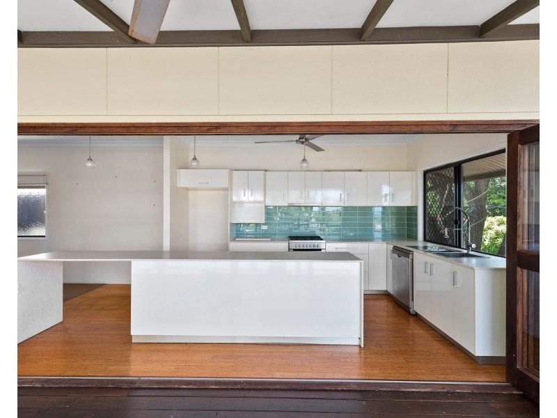 37 Law Street, Cairns North QLD 4870