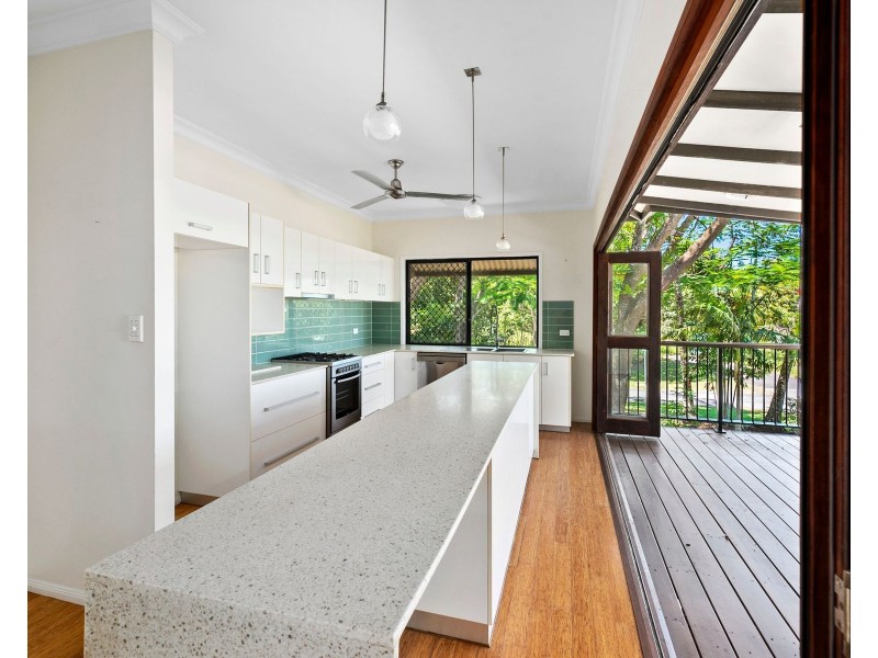 37 Law Street, Cairns North QLD 4870