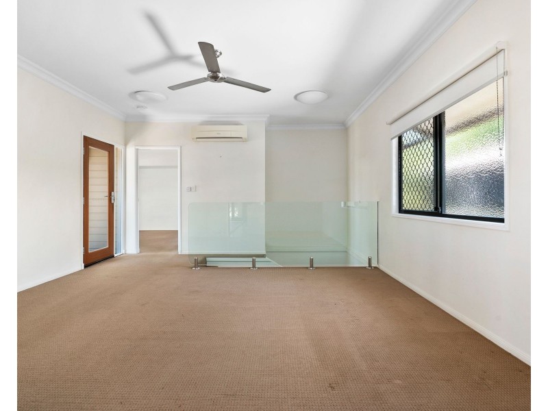 37 Law Street, Cairns North QLD 4870