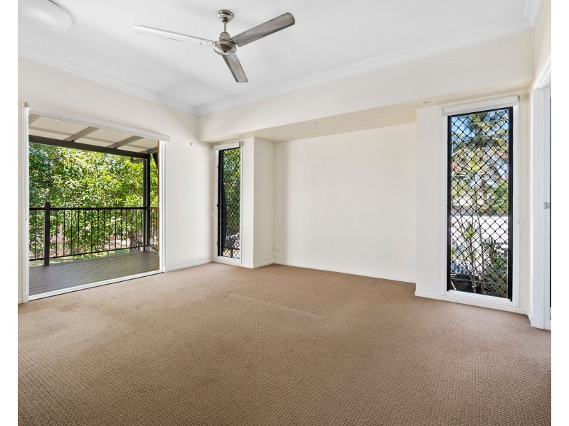 37 Law Street, Cairns North QLD 4870