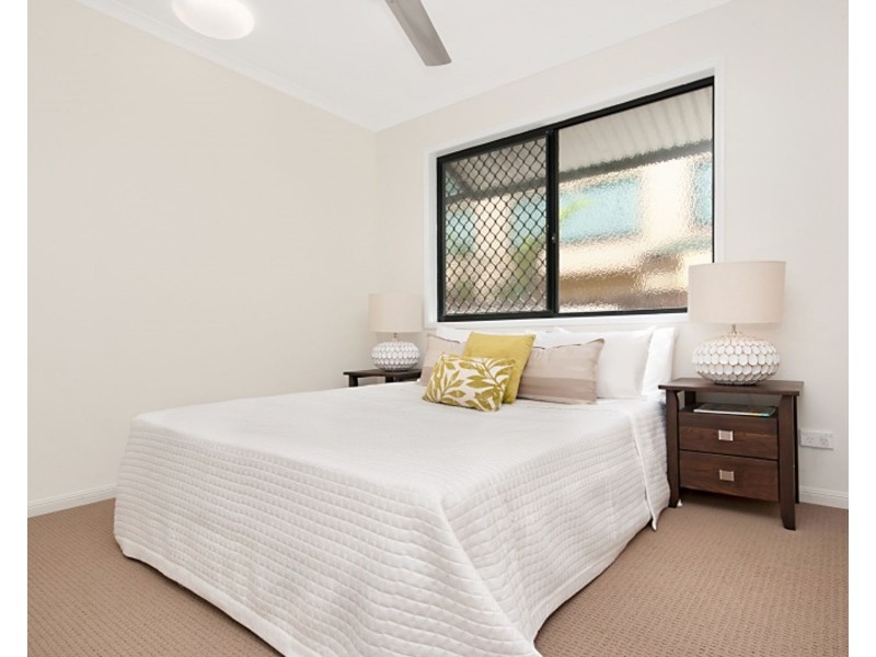 37 Law Street, Cairns North QLD 4870