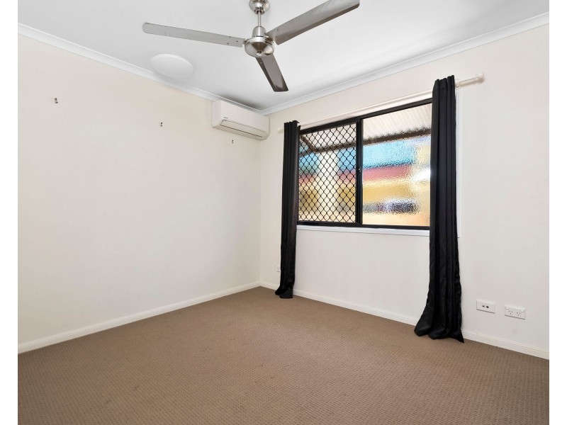 37 Law Street, Cairns North QLD 4870