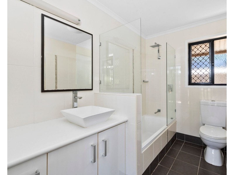 37 Law Street, Cairns North QLD 4870