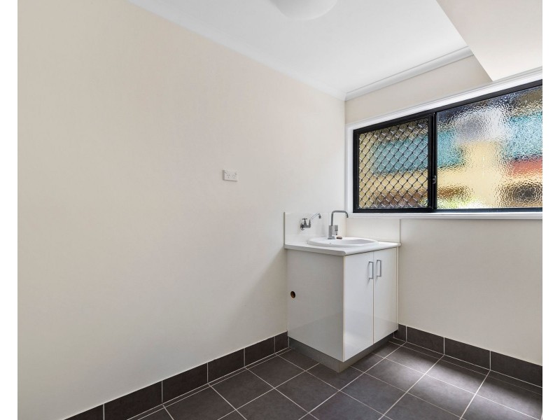 37 Law Street, Cairns North QLD 4870