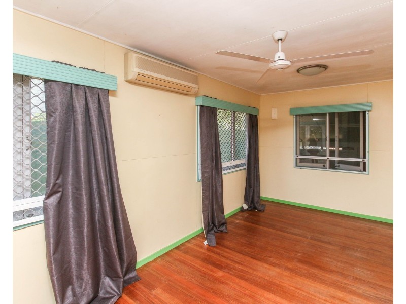211-213 McCormack Street, Manunda QLD 4870