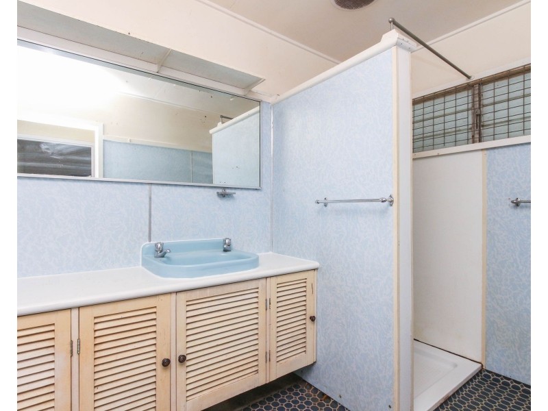 211-213 McCormack Street, Manunda QLD 4870