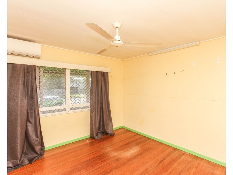 211-213 McCormack Street, Manunda QLD 4870