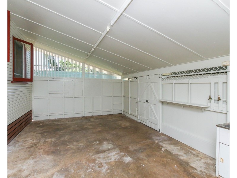 211-213 McCormack Street, Manunda QLD 4870