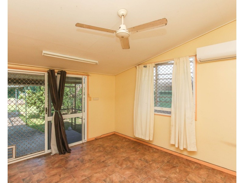 211-213 McCormack Street, Manunda QLD 4870