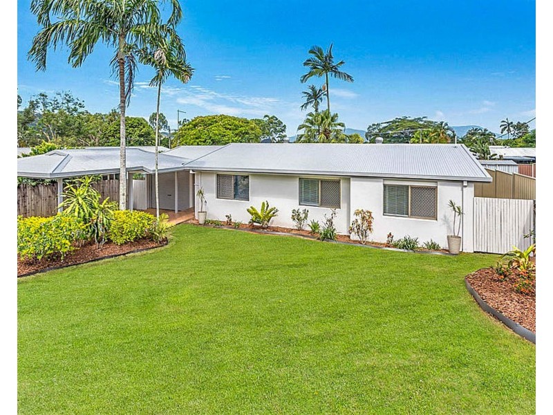 2 Rogers Close, Whitfield QLD 4870