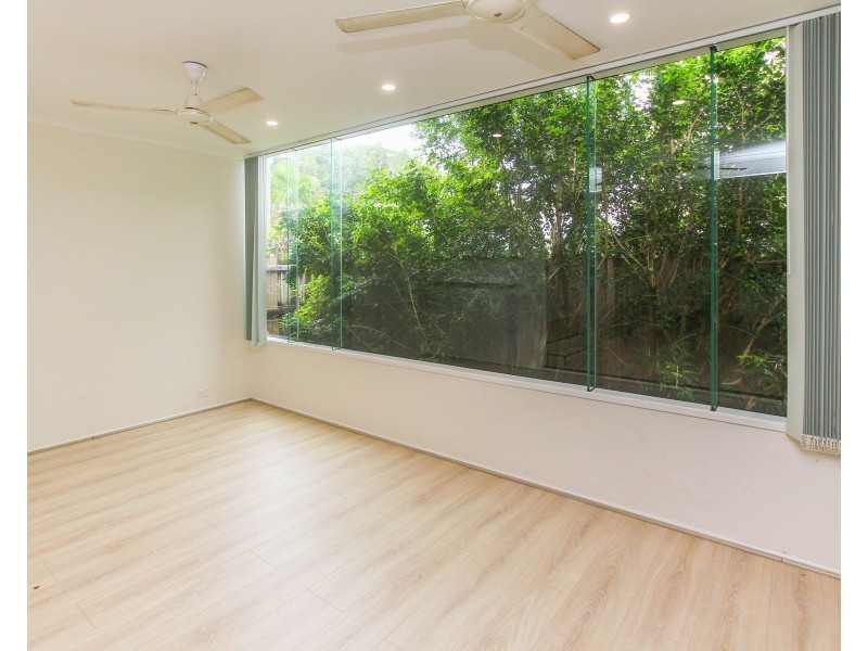 2 Rogers Close, Whitfield QLD 4870