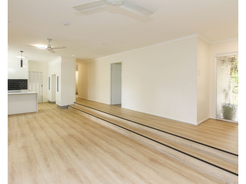 2 Rogers Close, Whitfield QLD 4870