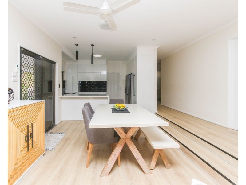 2 Rogers Close, Whitfield QLD 4870