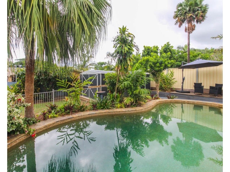 2 Rogers Close, Whitfield QLD 4870