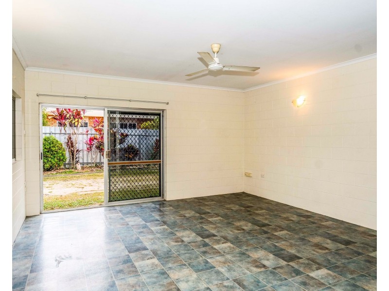 1/24 Angela Street, Woree QLD 4868