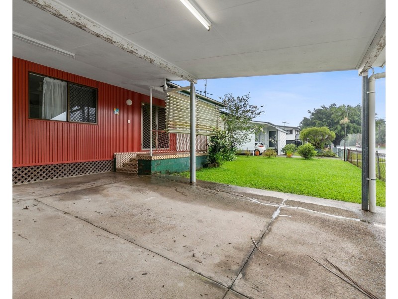60 Hayward Street, Mooroobool QLD 4870