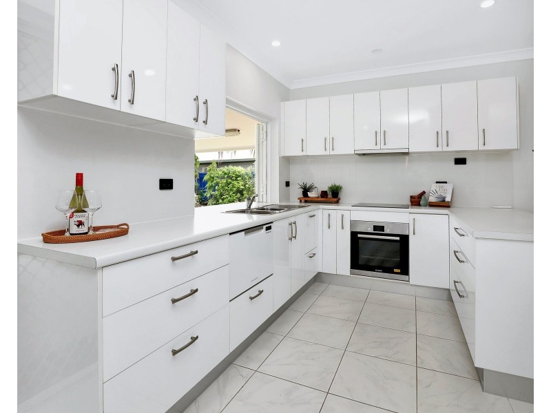 30 Bondi Crescent, Kewarra Beach QLD 4879