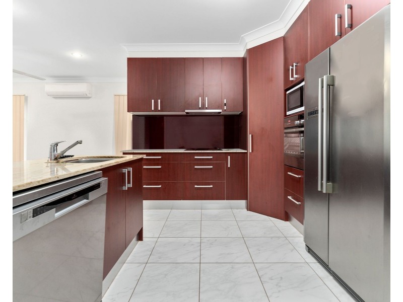 6 Cheyne Close, Bentley Park QLD 4869