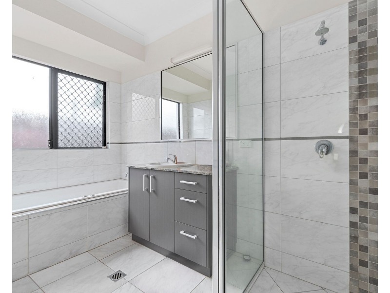 6 Cheyne Close, Bentley Park QLD 4869