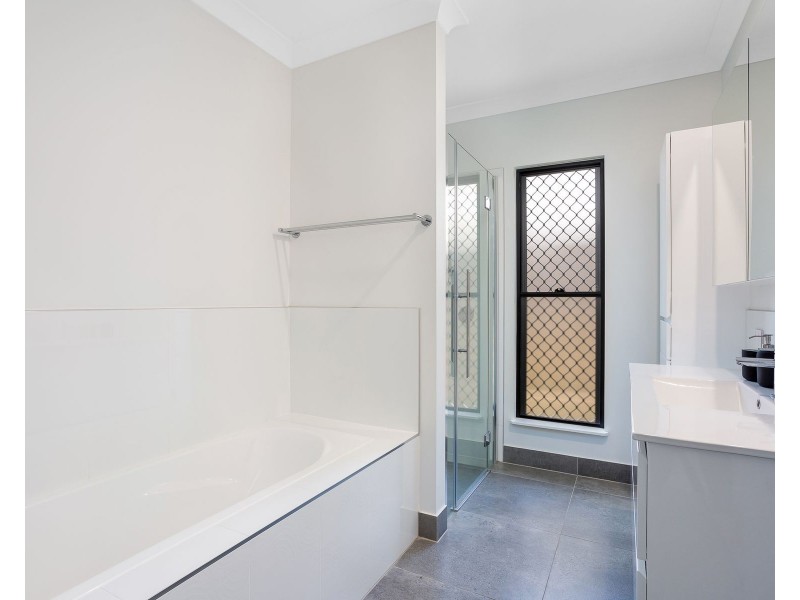 31 Lillydale Way, Trinity Park QLD 4879