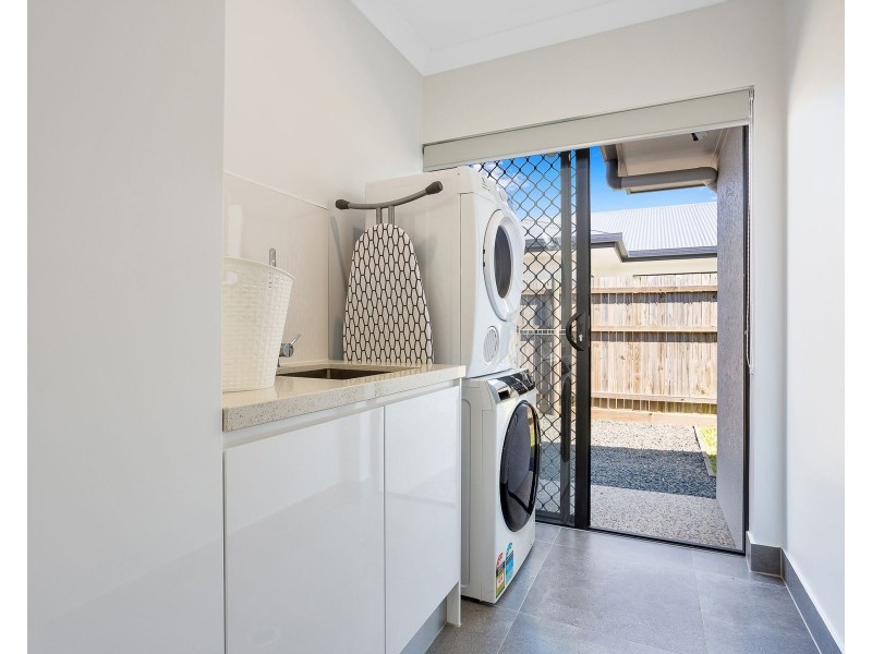 31 Lillydale Way, Trinity Park QLD 4879