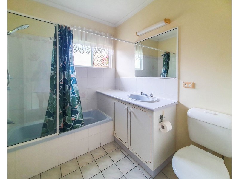 1/8 Delta View Close, Freshwater QLD 4870