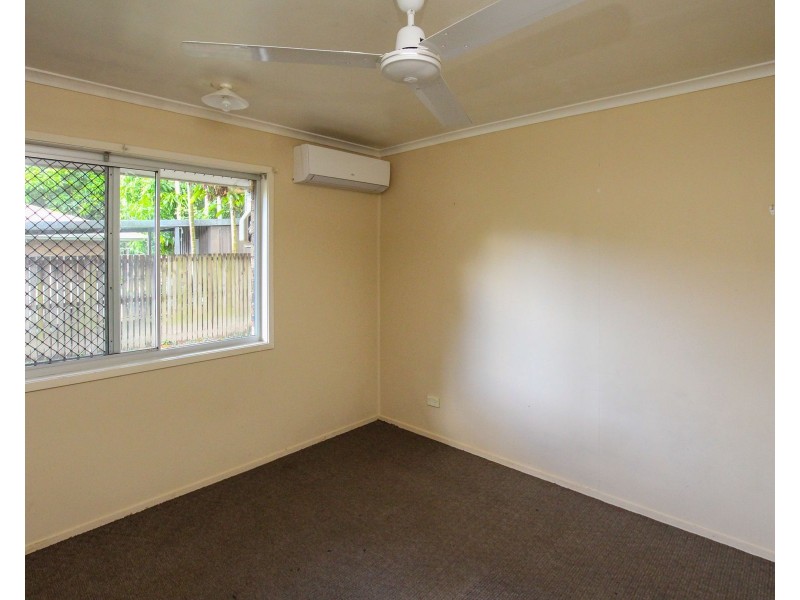 5 Marchant Street, Manoora QLD 4870