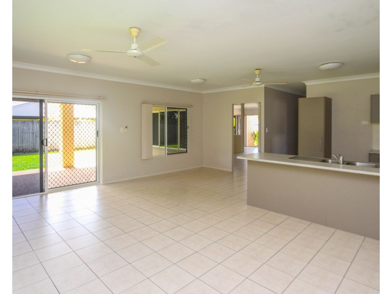 30 Fitzmaurice Drive, Bentley Park QLD 4869