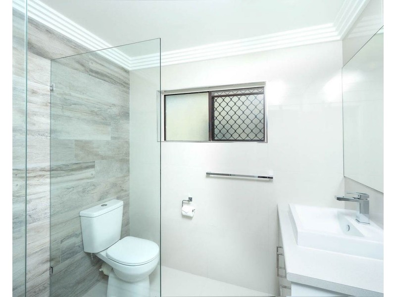 2/21 Pioneer Street, Manoora QLD 4870
