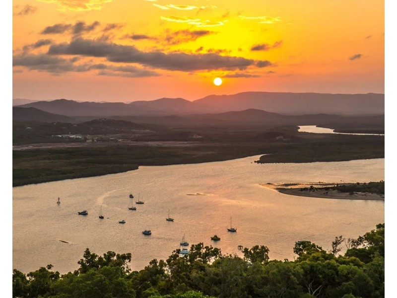 17 Webber Esplanade, Cooktown QLD 4895