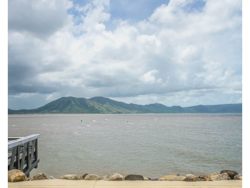 17 Webber Esplanade, Cooktown QLD 4895