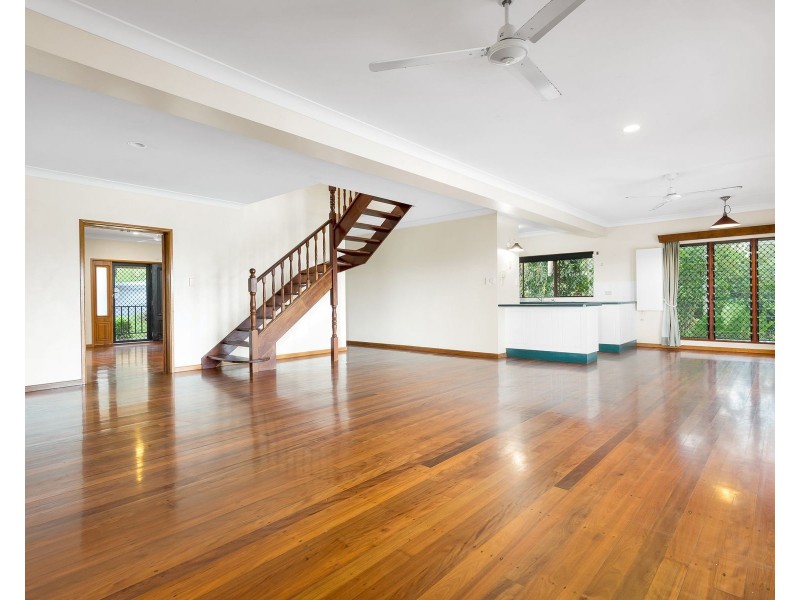 2 Rockton Place, Mooroobool QLD 4870