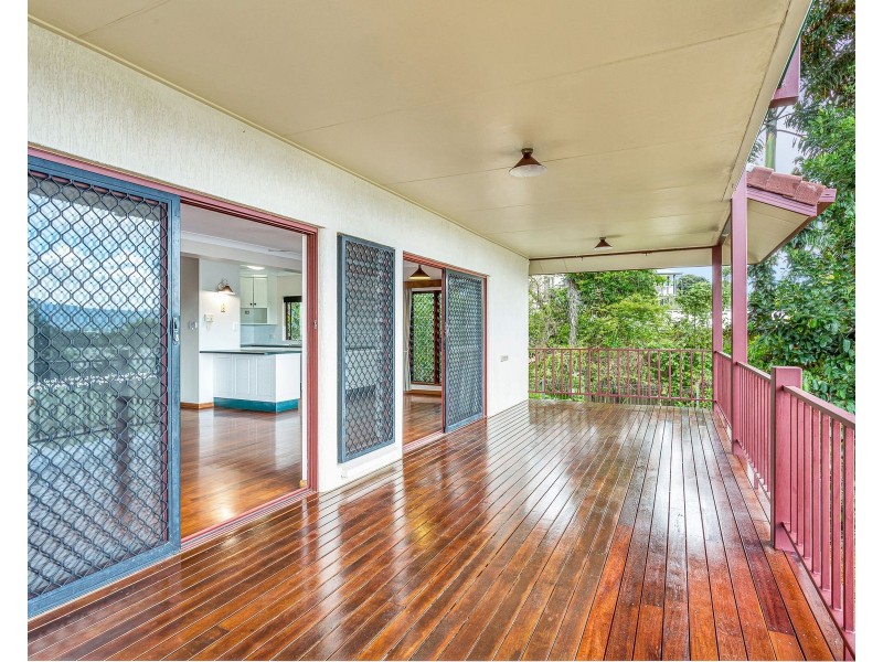 2 Rockton Place, Mooroobool QLD 4870