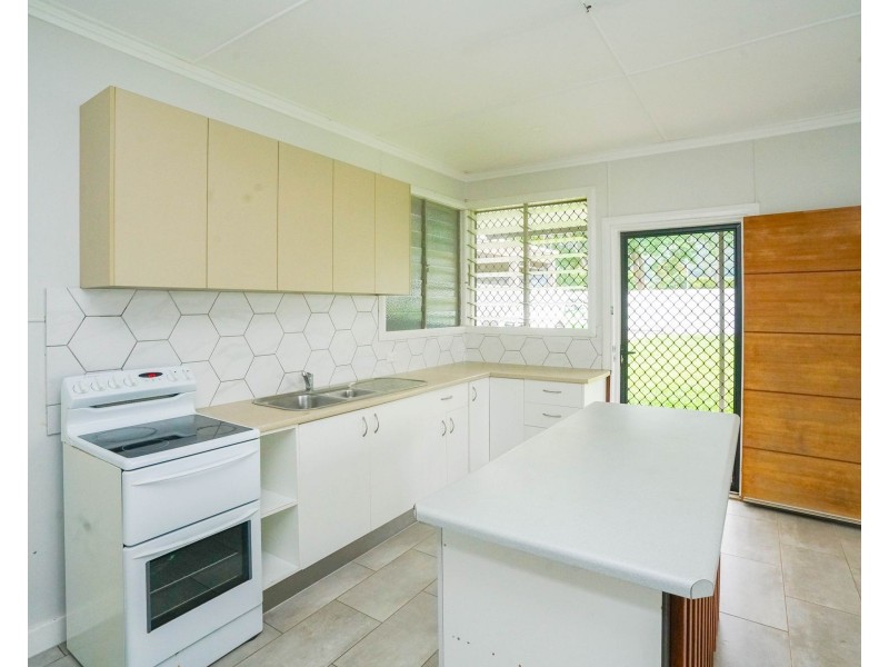 162 Progress Road, White Rock QLD 4868