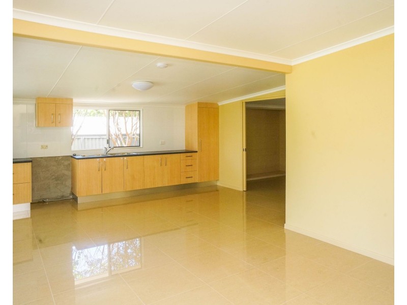 14 Harrison Close, Kanimbla QLD 4870