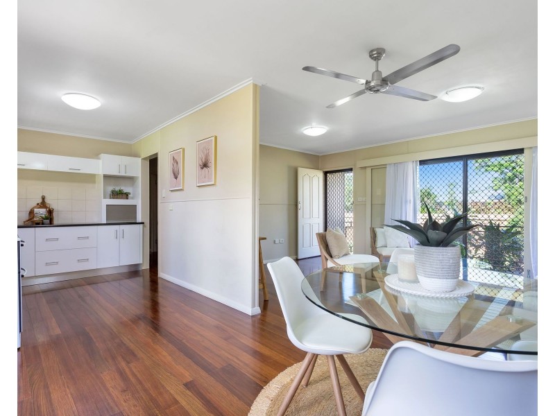 12 Kingsford Street, Mooroobool QLD 4870