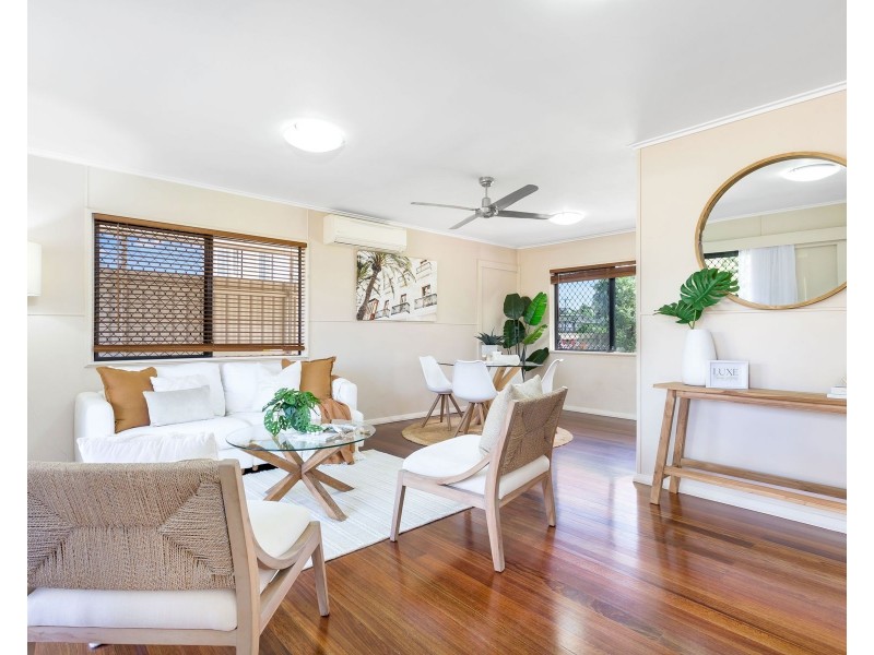 12 Kingsford Street, Mooroobool QLD 4870